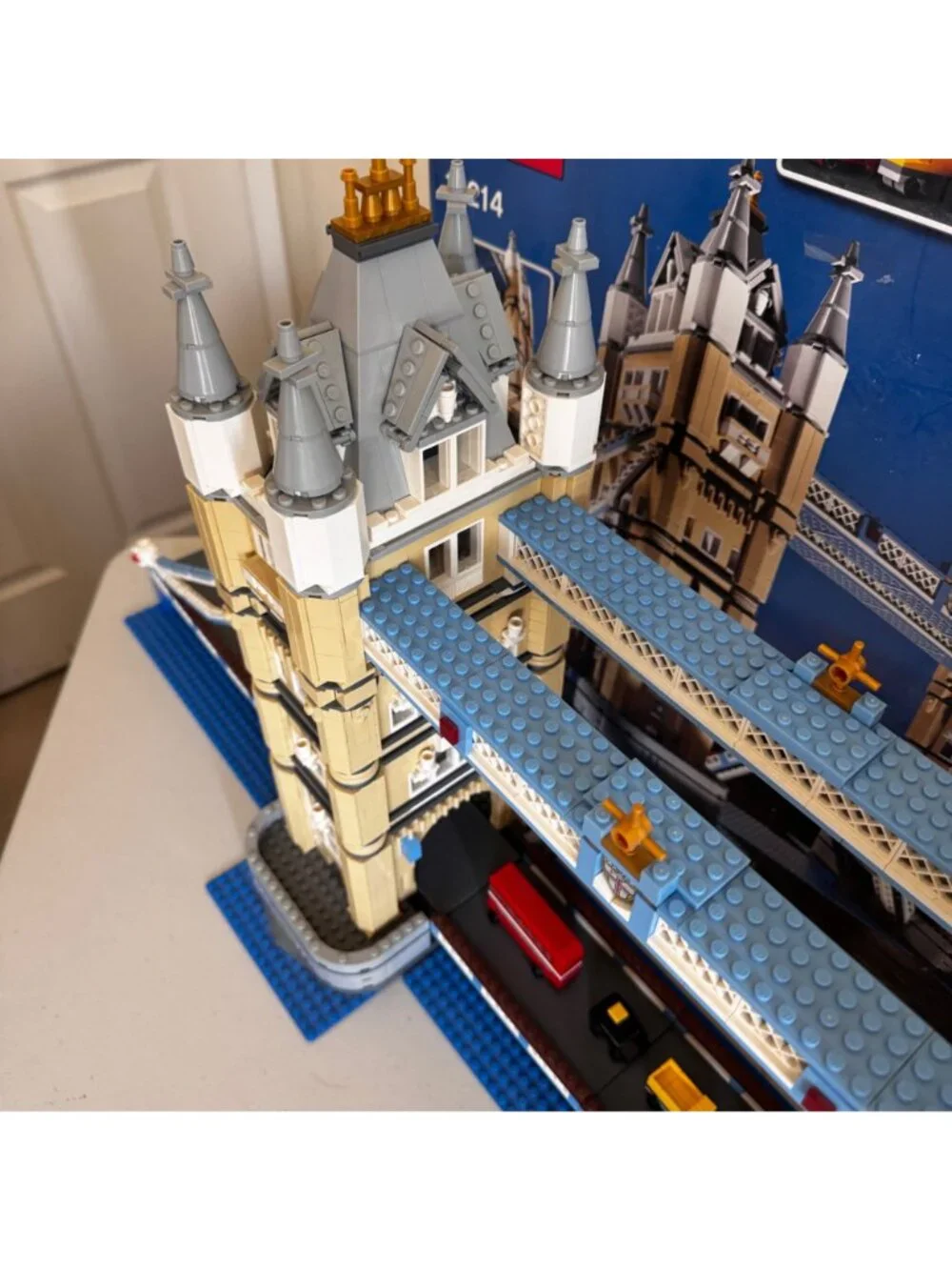 LEGO Creator Expert Tower Bridge Set 10214 W/ Box & Instructions 99.99% Complete